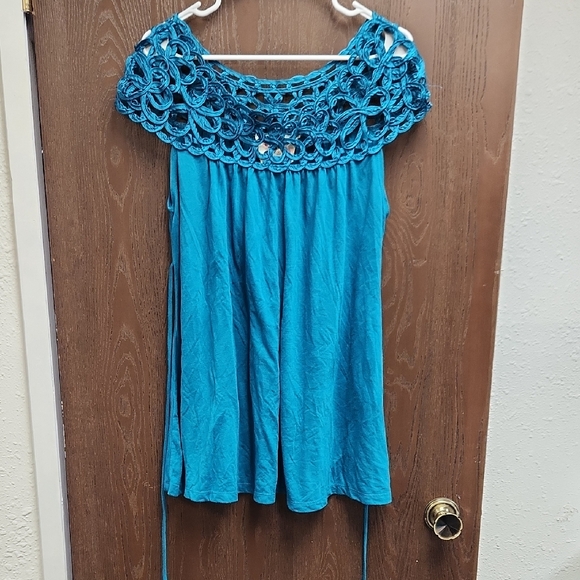 rigo Tops - Chic Turquoise Crochet Neckline Women's Blouse